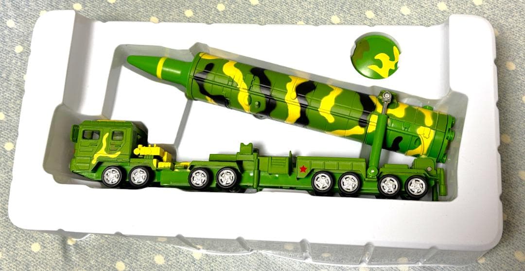 ヒラヤマの雪男　DF-31A　新品　1：64　3個　（緑色2個と深緑1個）