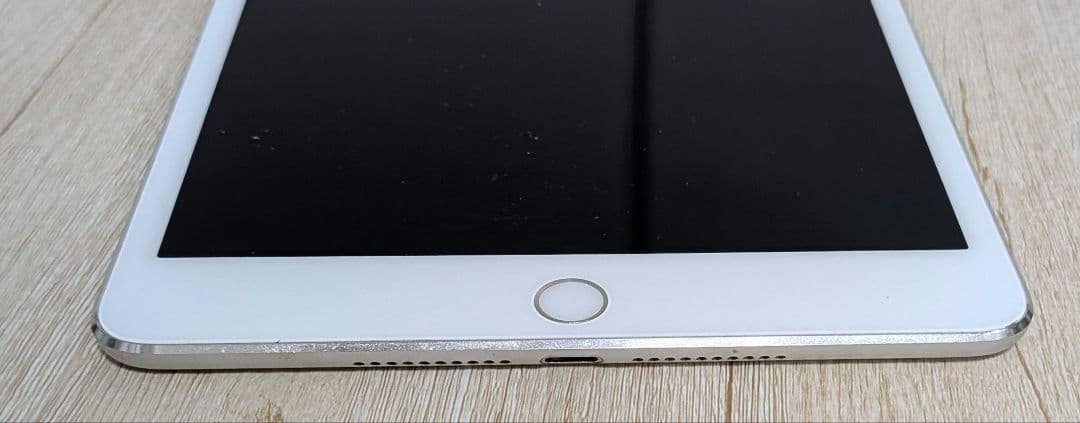 Apple iPad mini 4 128GB Wi-Fi シルバー