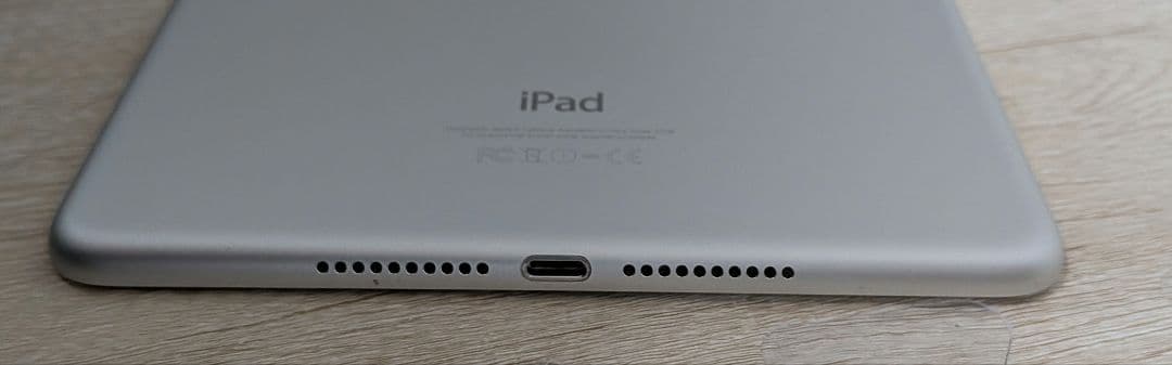 Apple iPad mini 4 128GB Wi-Fi シルバー