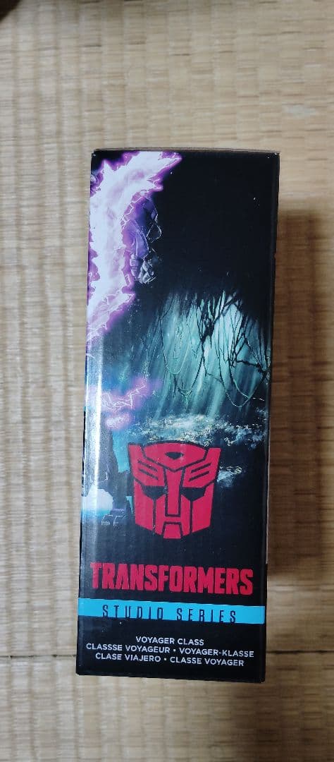 トランスフォーマー　スタジオシリーズ　アルファトライオン
