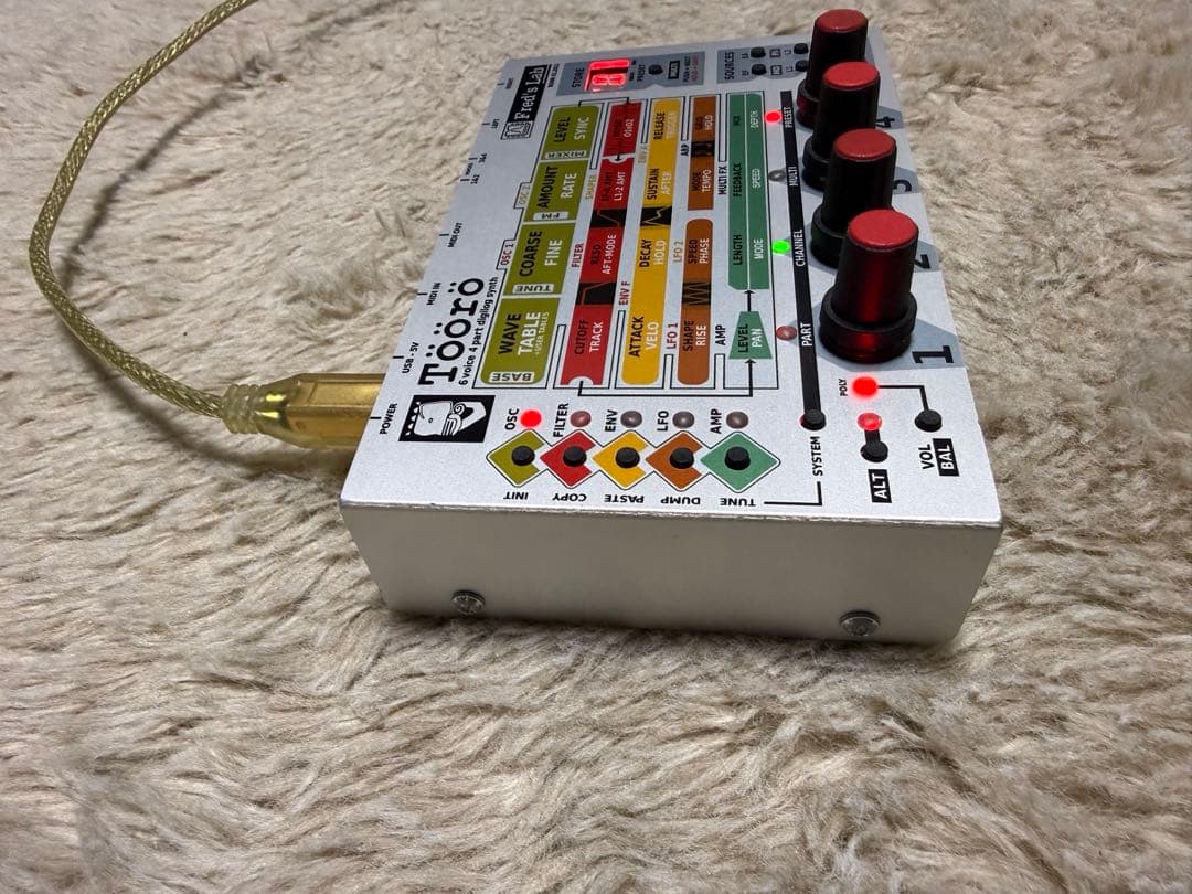 Fred’s Lab Tooro 6voice 4part シンセ