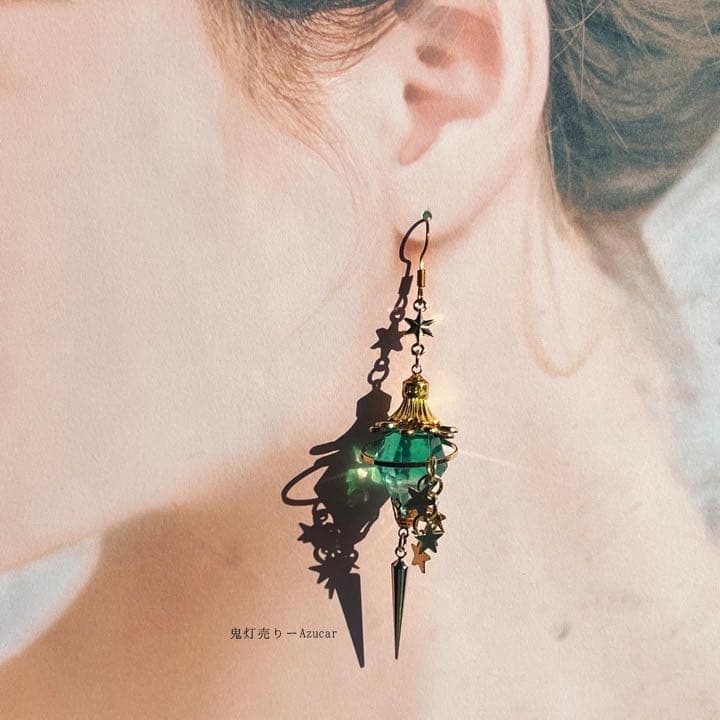 森の魔法使い道具　モルフォ蝶と蓄光蒼魔法ランタンと天球儀のピアス(3点セット)