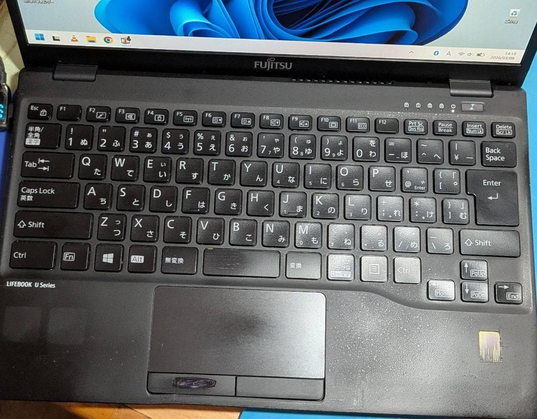 Fujitsu LIFEBOOK Uシリーズ Windows 11 本体