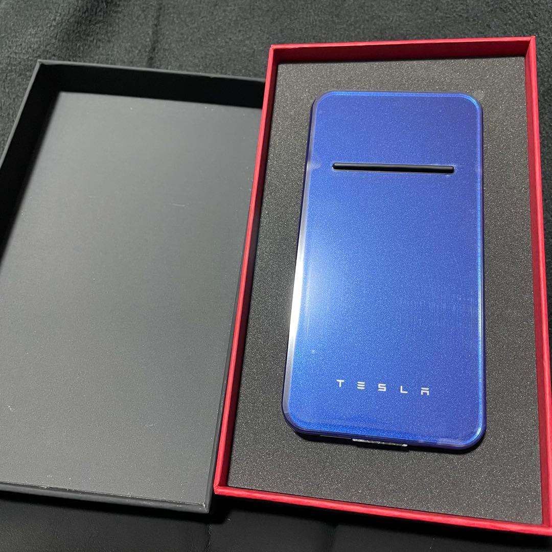 TESLA Wireless Phone Charger 2.0 ブルー