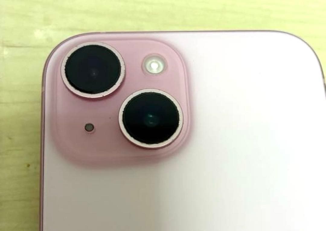 【美品】iPhone15 ピンク 256GB SIMフリー
