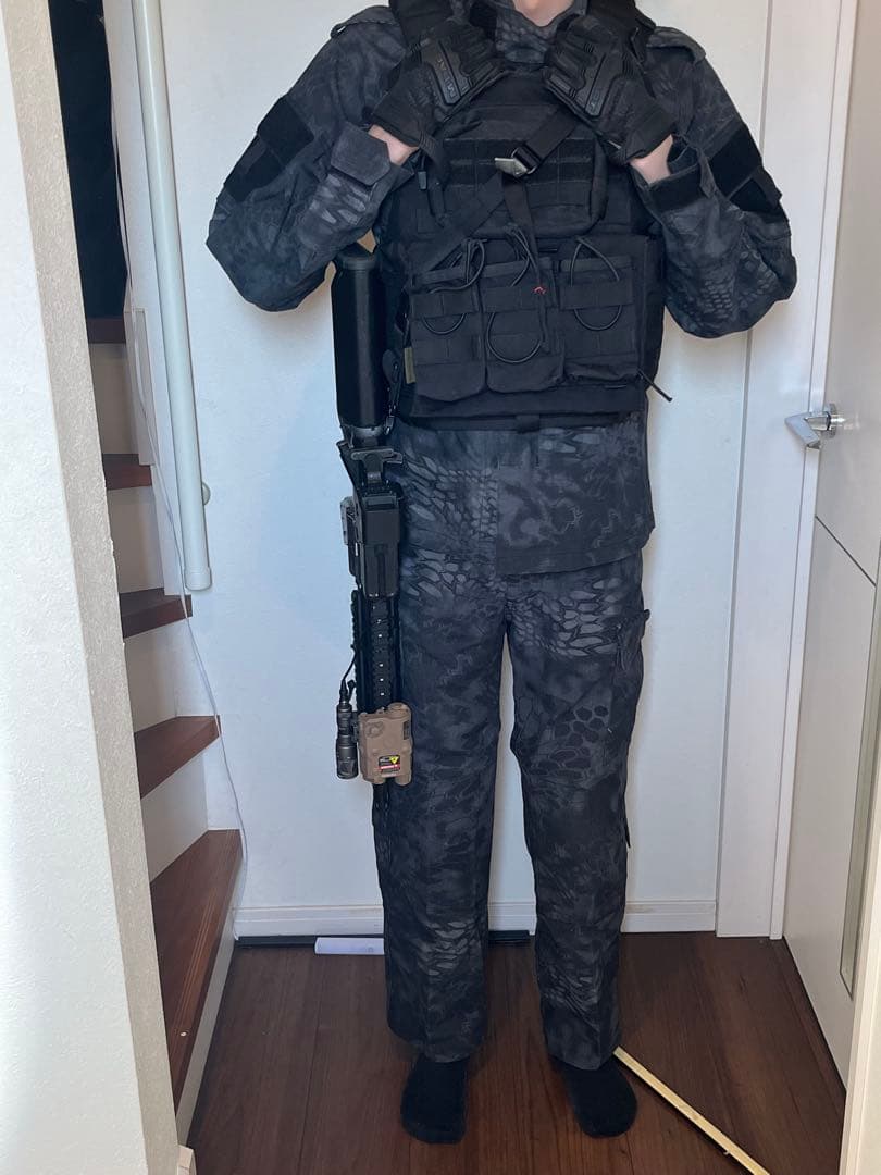 コンドル製プレートキャリア＋BDUマルチカムブラック