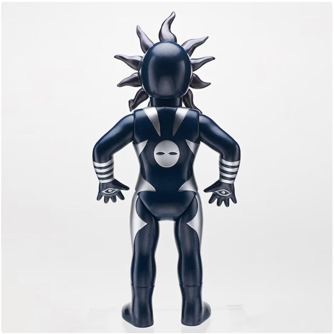 新品未開封 超復刻版 タローマン ソフビ人形 ブラックタローマン