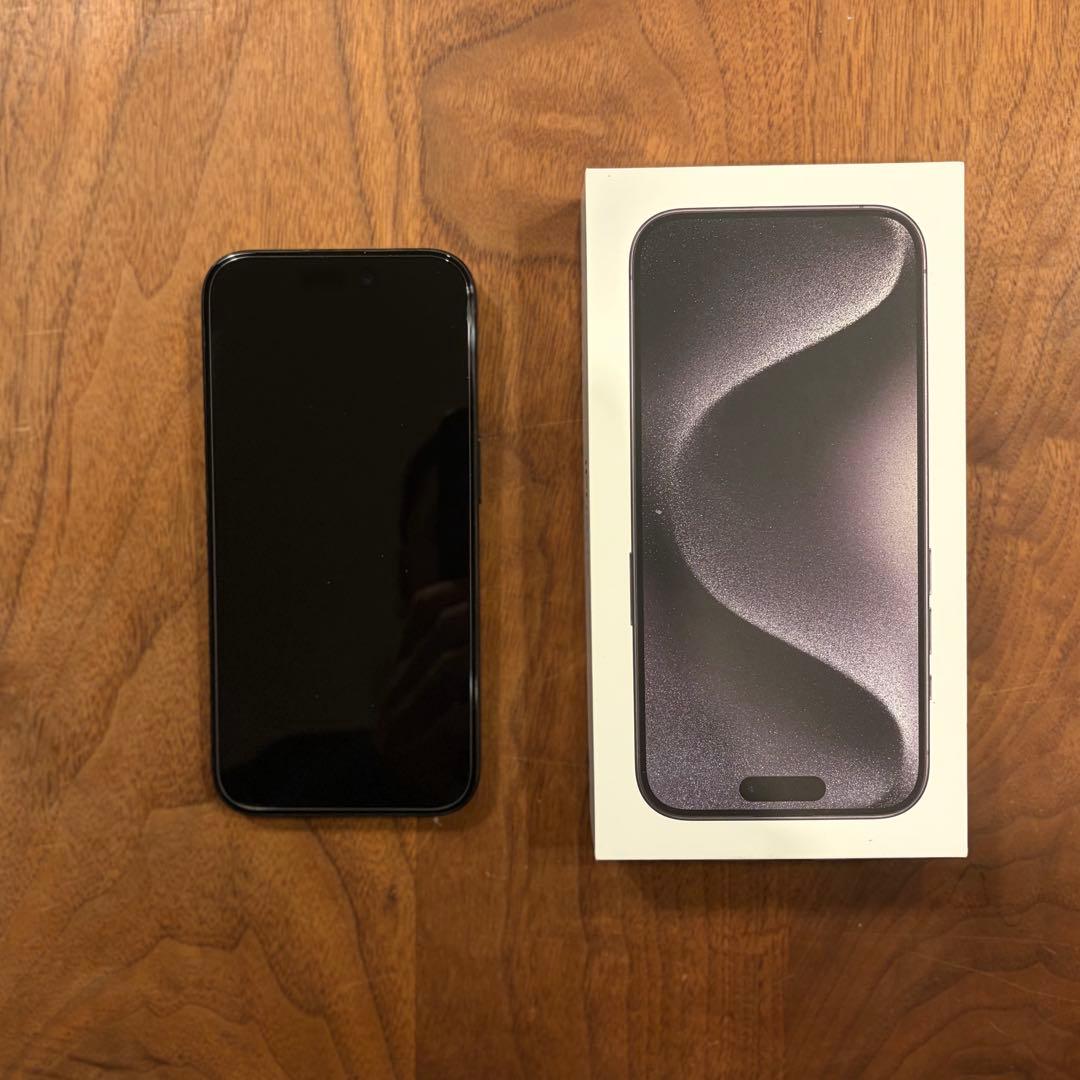 iPhone 15 Pro 256GB SIMフリー ブラックチタニウム