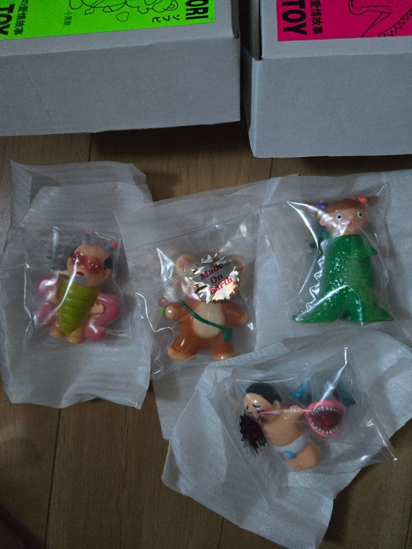 デハラユキノリ　leeeeeetoy コラボフィギュア