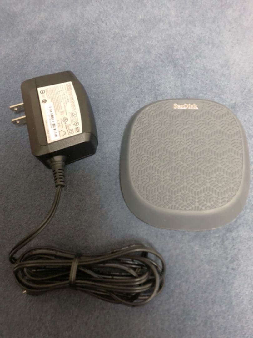 半額以下!!  SanDisk iXpand Base 充電器＆バックアップ