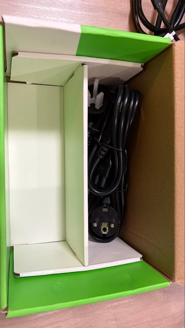 分配器・切替器 Belkin CONNECT Pro Thunderbolt 4 Dock