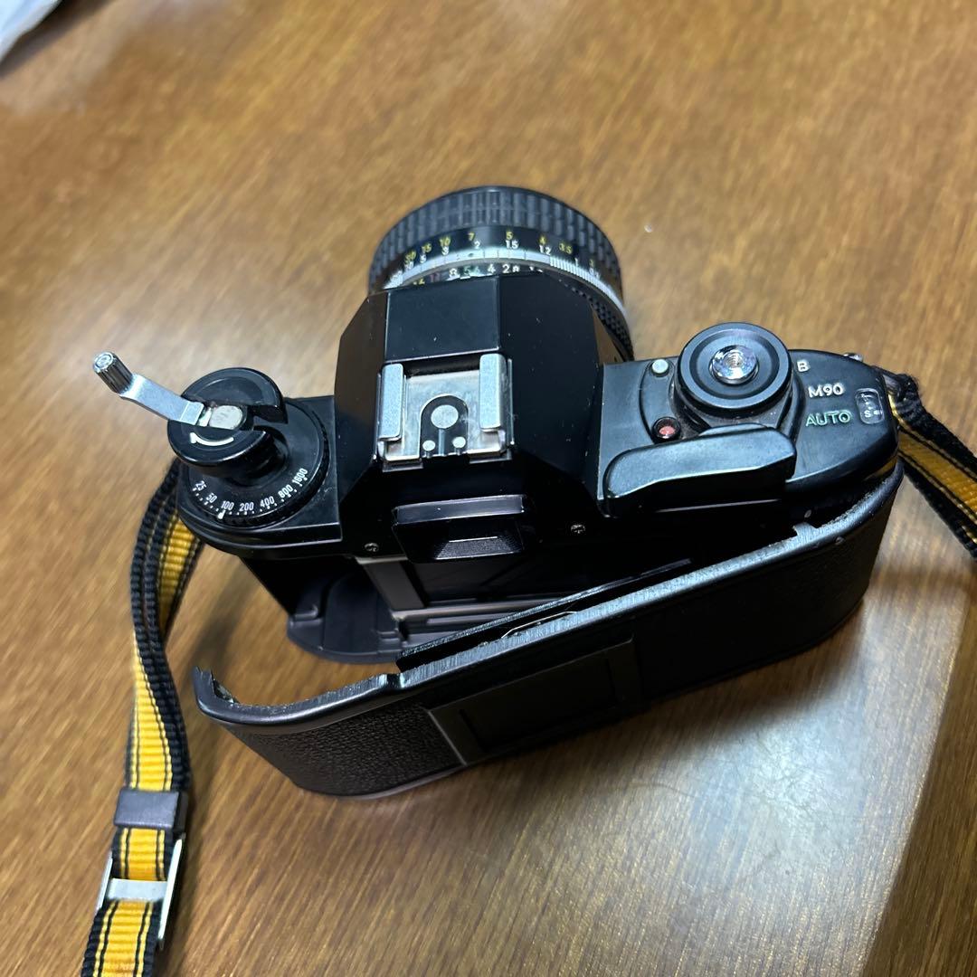 Nikon EM フィルムカメラ Nikkor 50mmレンズ付き