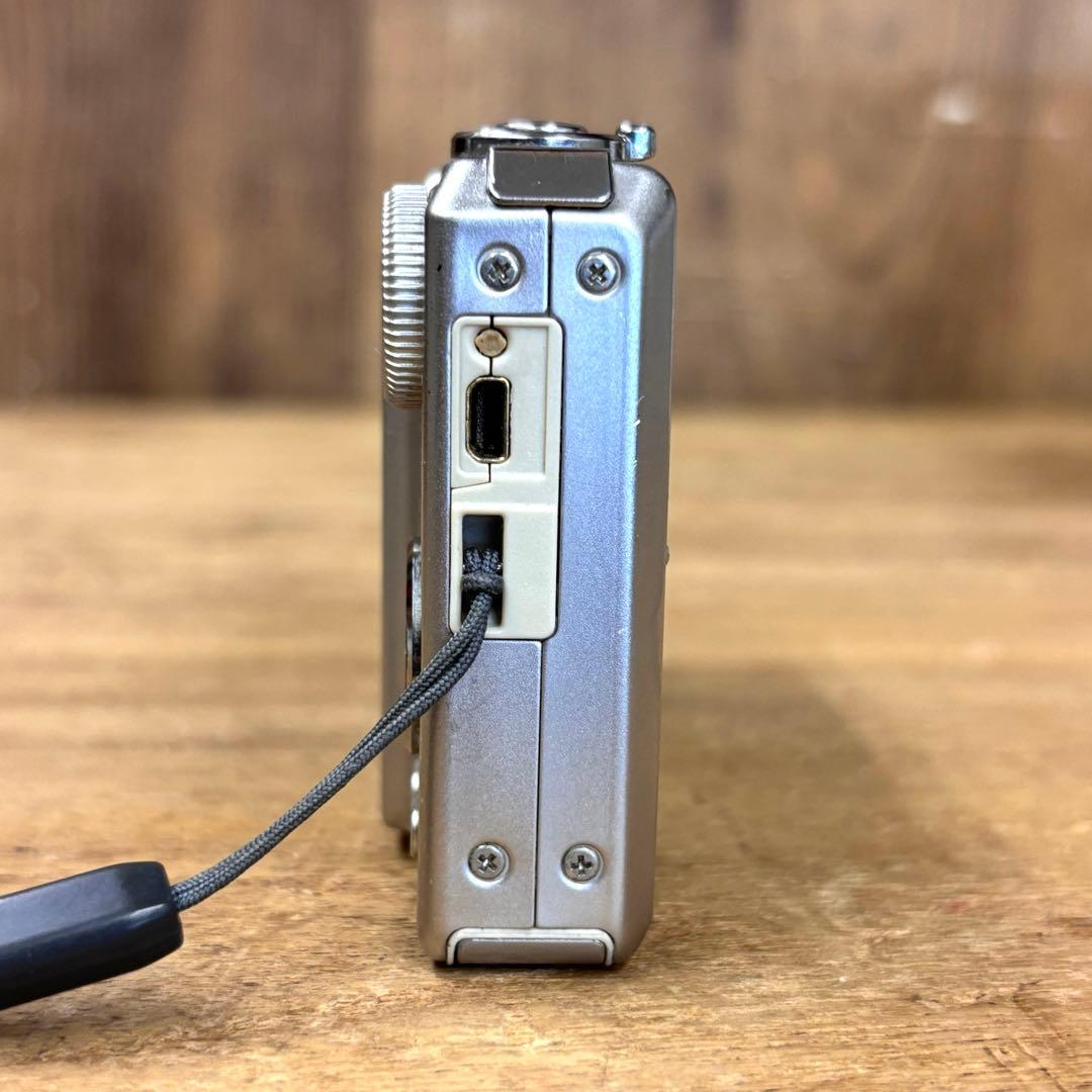 Olympus オリンパス CAMEDIA キャメディア　FE-220D