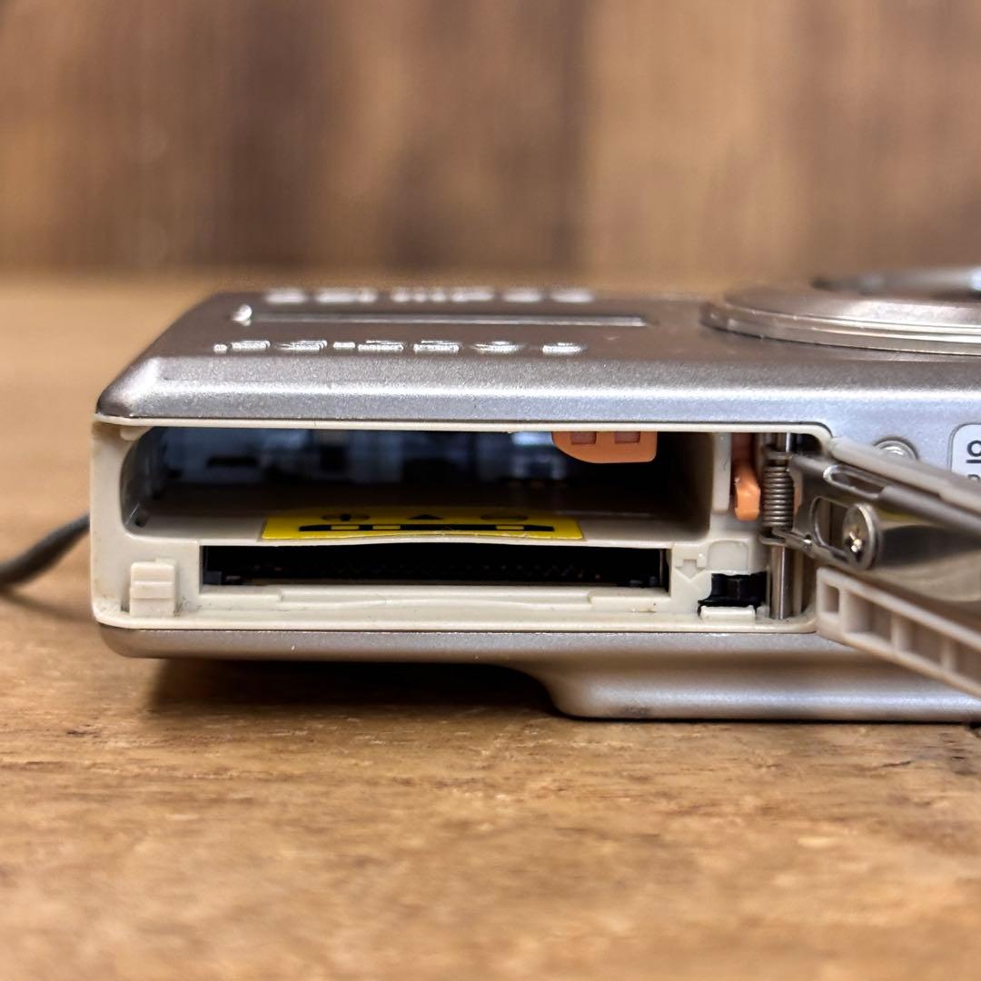 Olympus オリンパス CAMEDIA キャメディア　FE-220D