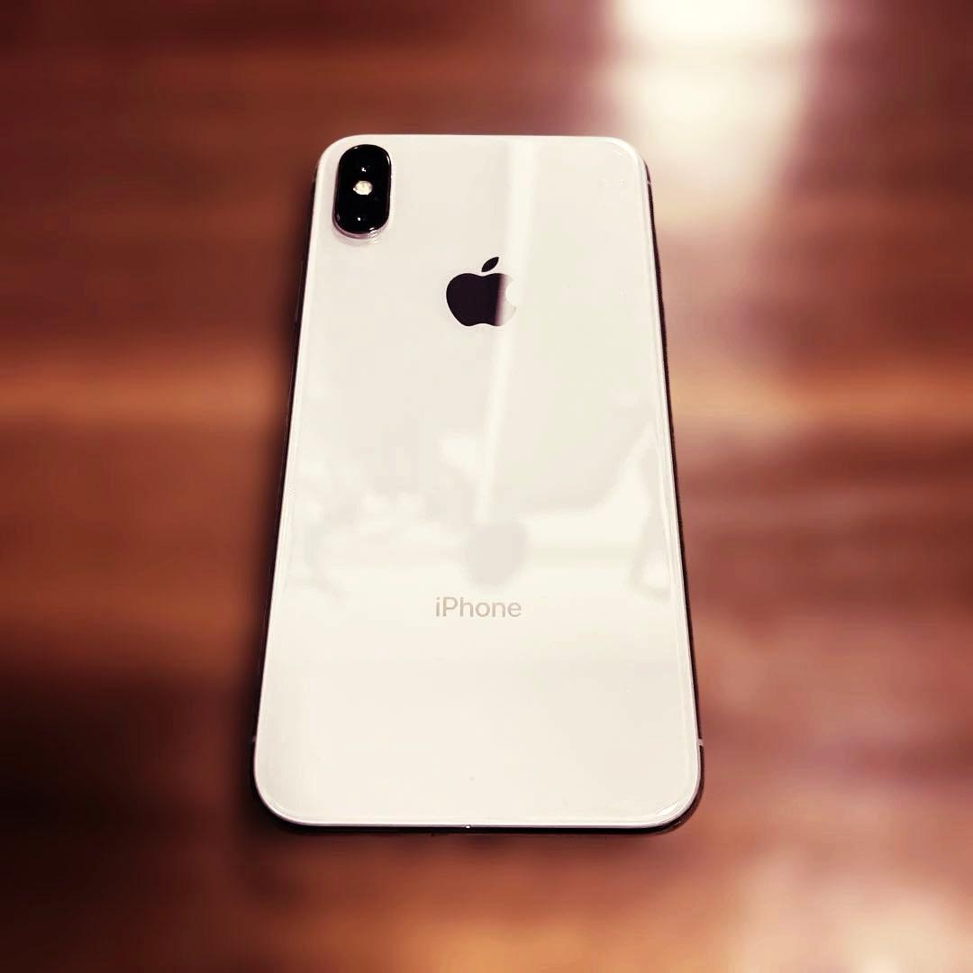 【美品】Apple iPhoneX 256GB シルバー SIMロックあり