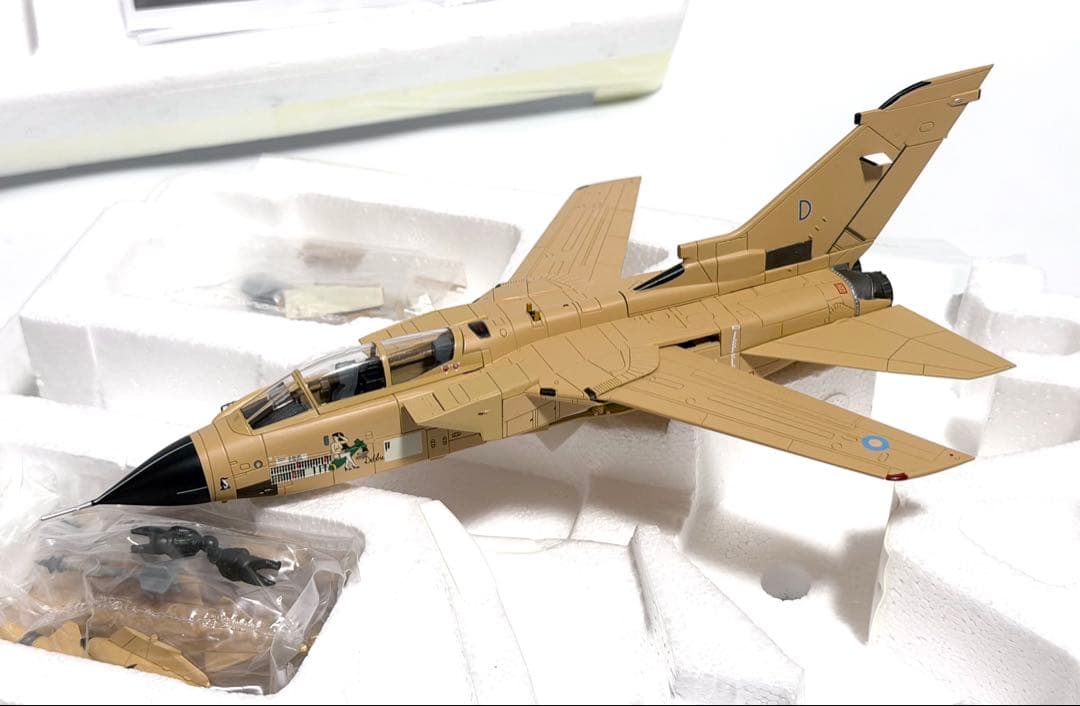 ホビーマスター 1/72 トーネードTornado GR.1 \"Debbie\"