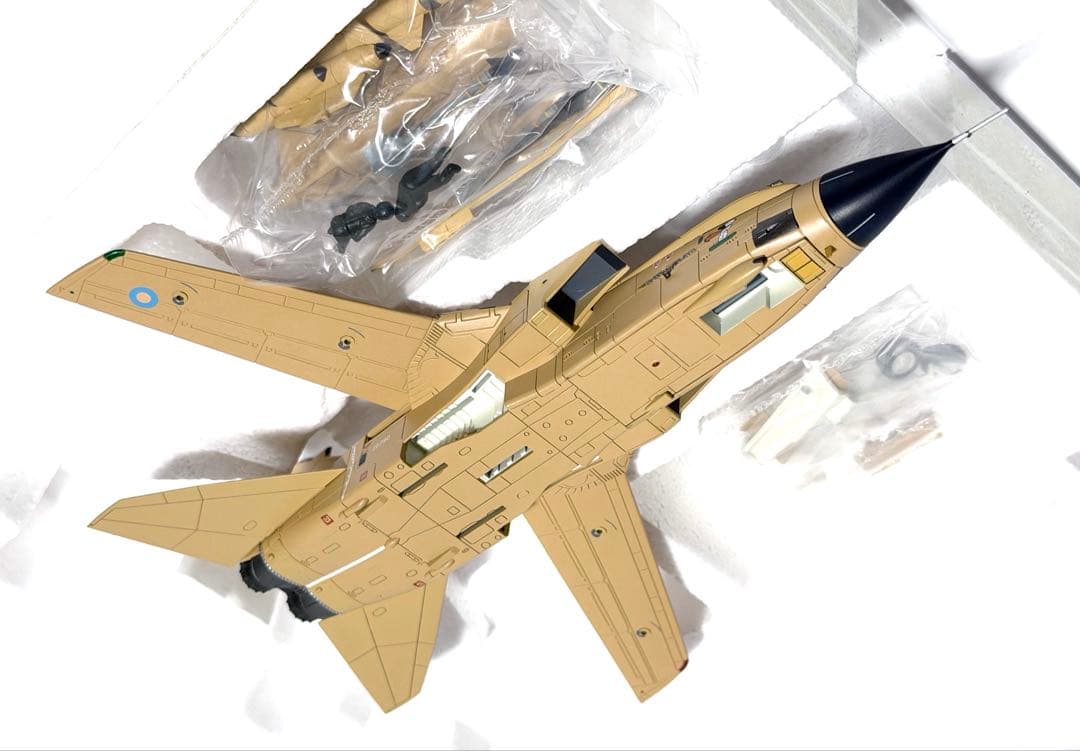 ホビーマスター 1/72 トーネードTornado GR.1 \"Debbie\"