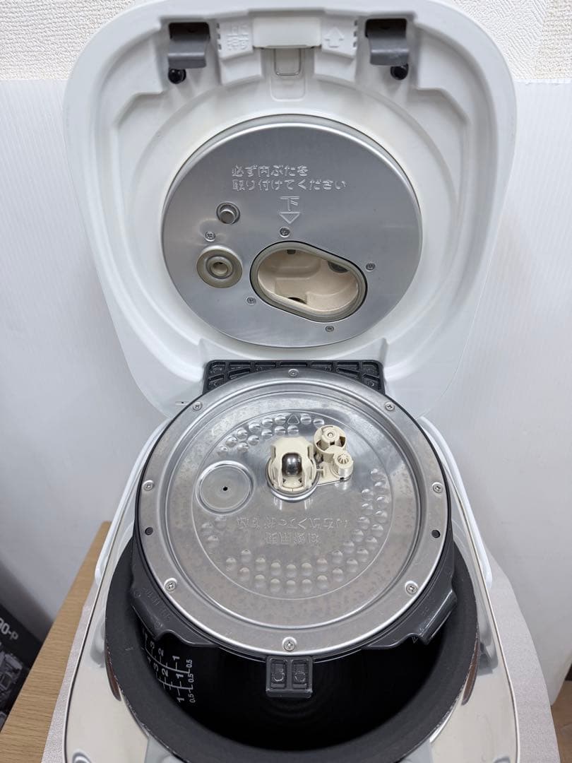 TOSHIBA 圧力IH炊飯器 RC-10VXK（5.5合） 2017年製