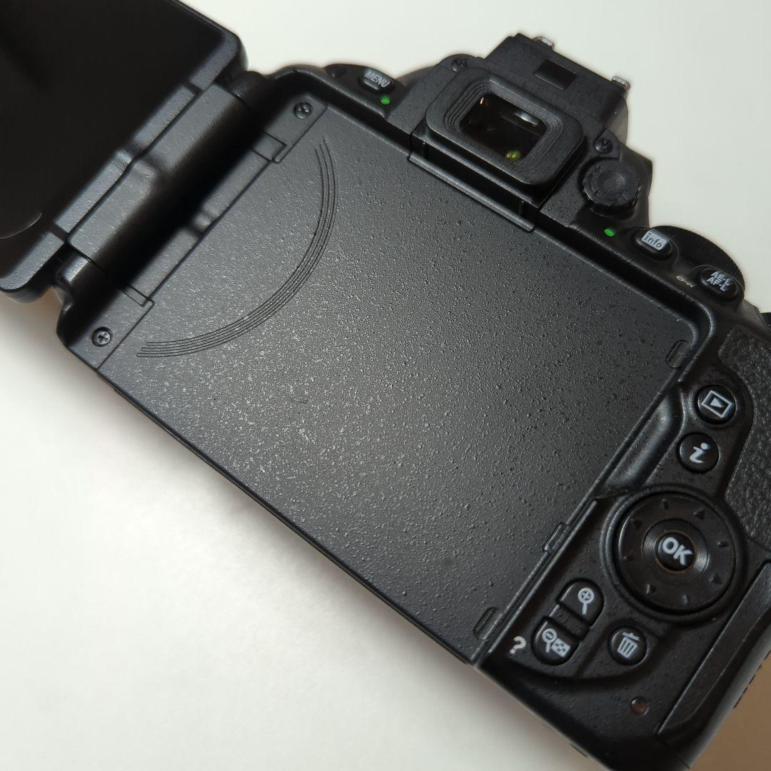 Nikon D5500 デジタル一眼レフカメラ　シャッターカウント8.963枚