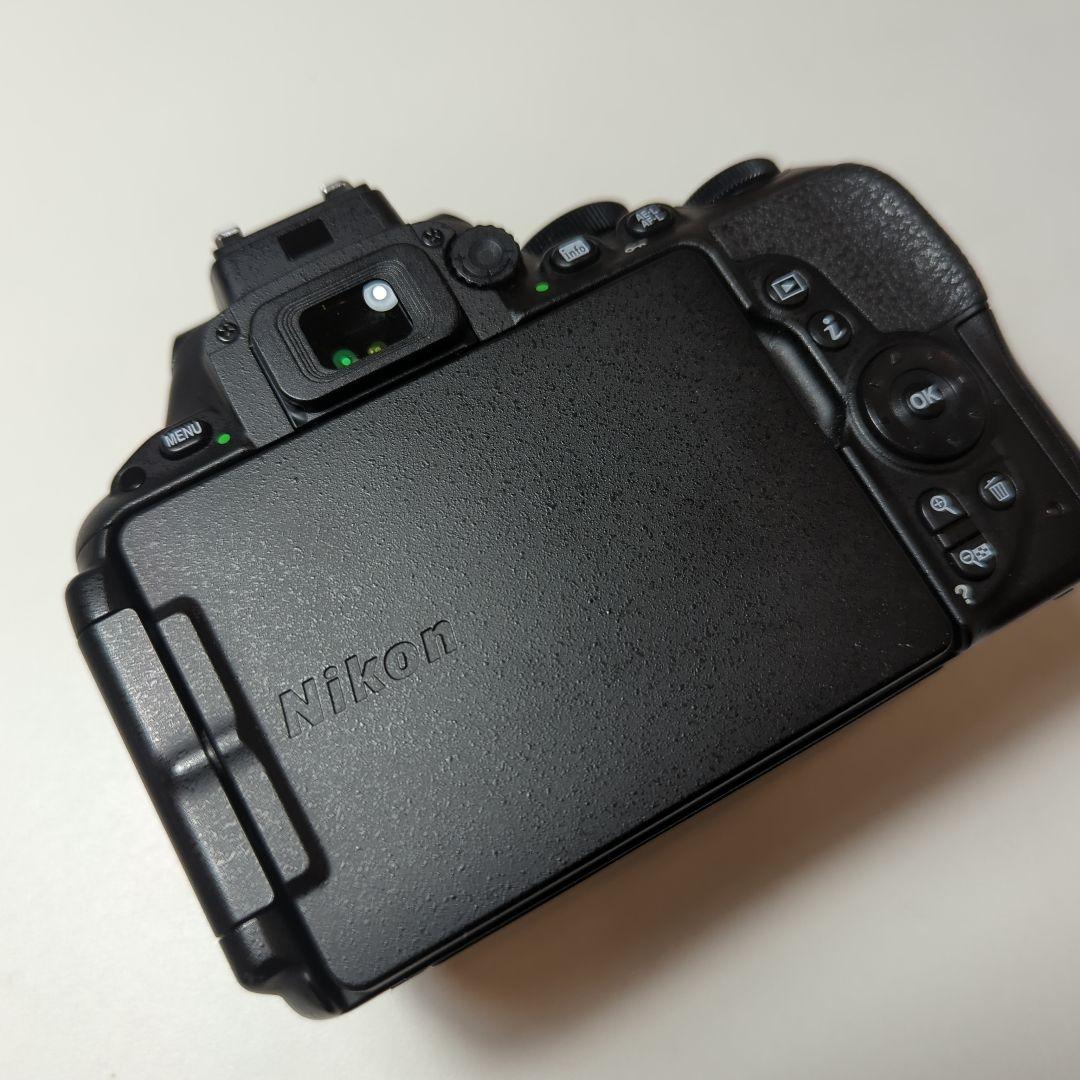 Nikon D5500 デジタル一眼レフカメラ　シャッターカウント8.963枚