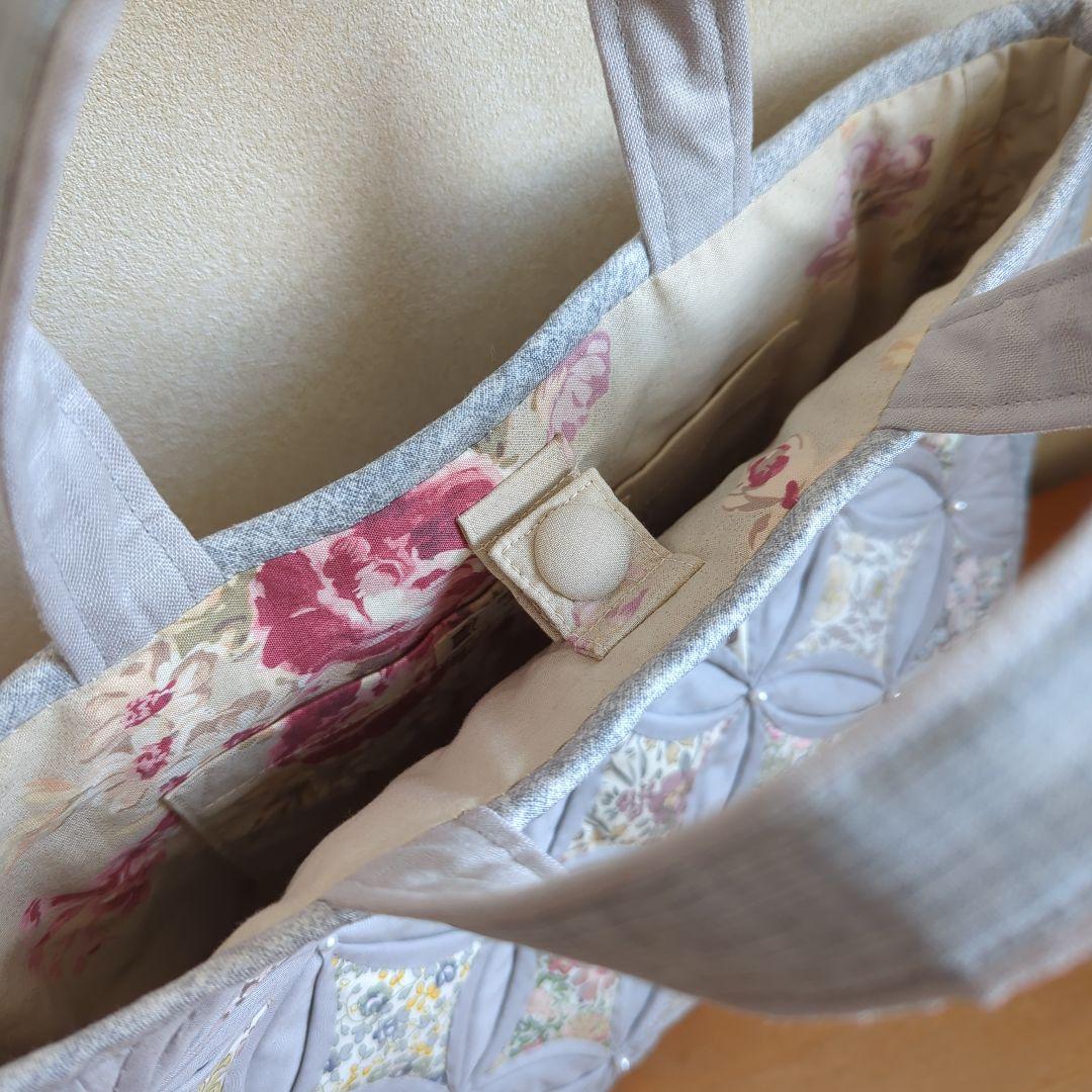 ✿リバティ✕パッチワーク✿　カテドラルウィンドウのバック〈パールグレイ〉