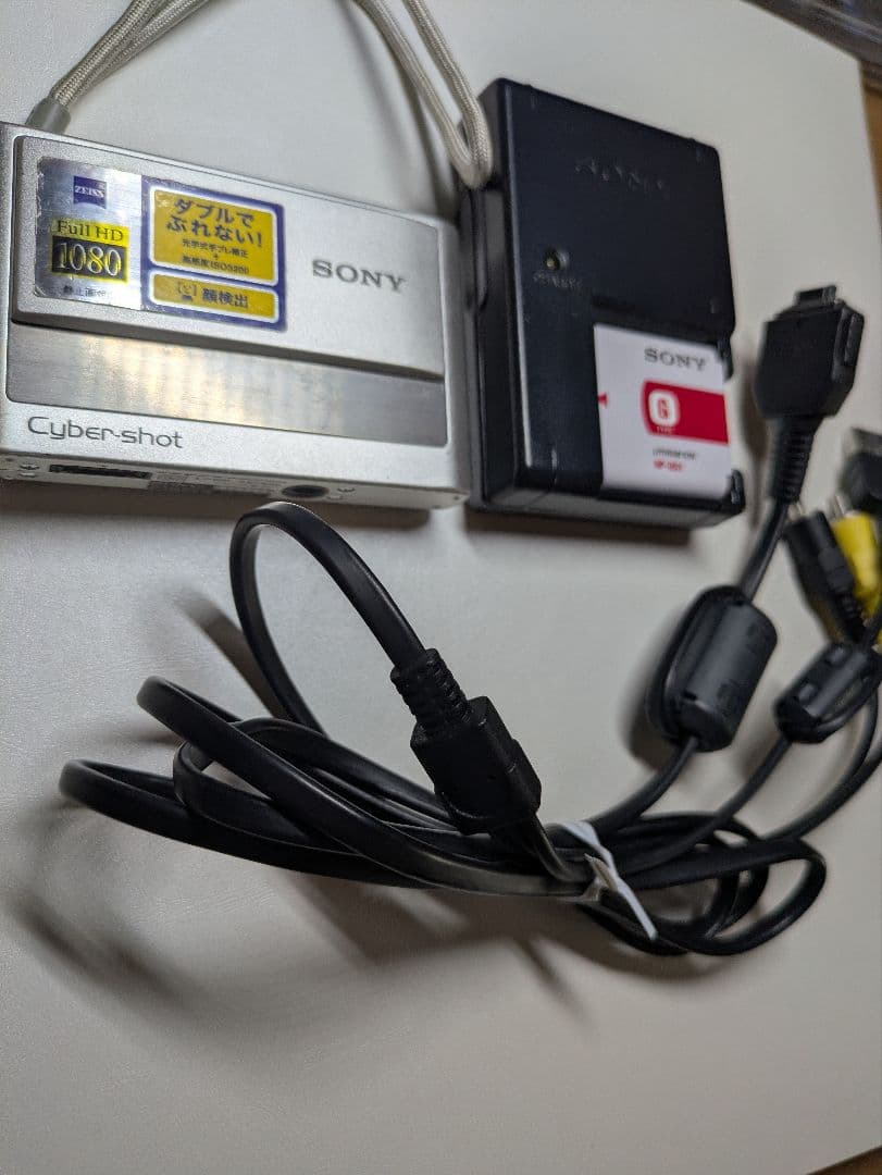 SONY ソニー Cyber-Shot DSC-T20 シルバー　デジカメ