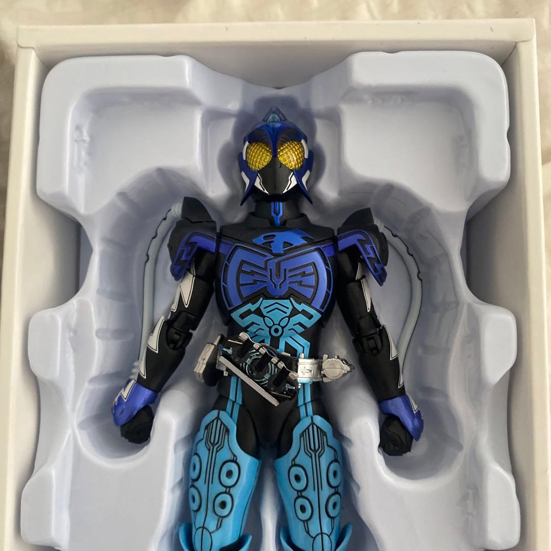 フィギュアーツ真骨彫　仮面ライダーオーズシャウタコンボ