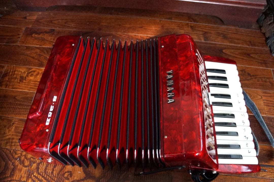 稼働品・YAMAHA・ヤマハ・S-25B・赤・アコーディオン・白黒25・鍵盤楽器
