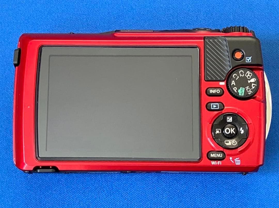OM SYSTEM TG-7 レッド