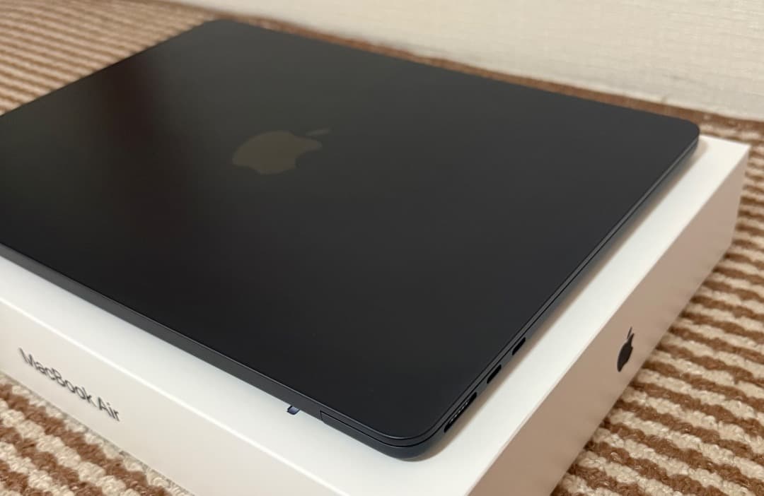 美品-Macbook Air M2-16-256 Office付き