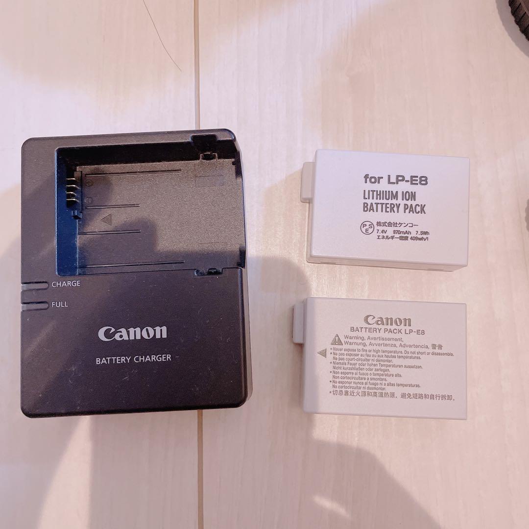 Canon EOS Kiss X4＋50mm単焦点＋ストロボ＋バッグ美品 動確済