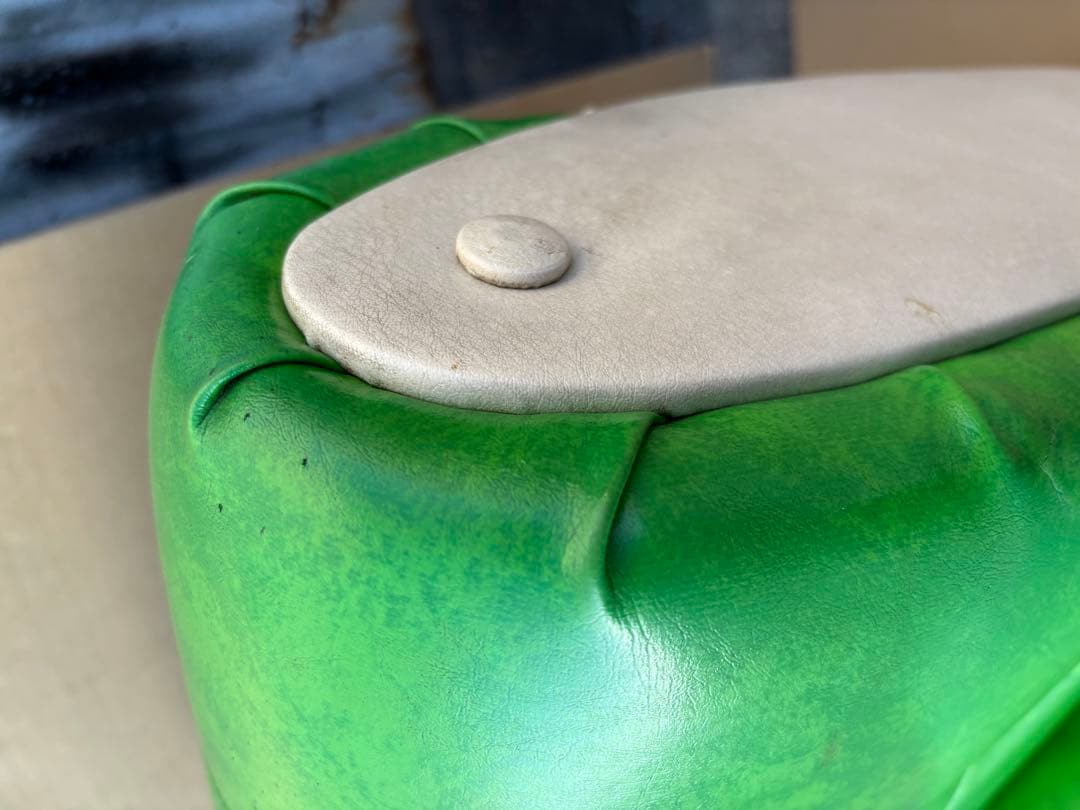 アンティークな可愛いスペースエイジチェアーポップ　ミッドセンチュリー 　ソファ