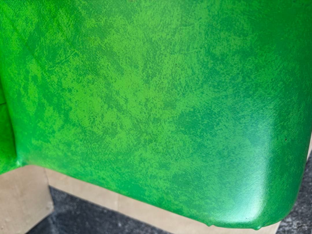 アンティークな可愛いスペースエイジチェアーポップ　ミッドセンチュリー 　ソファ