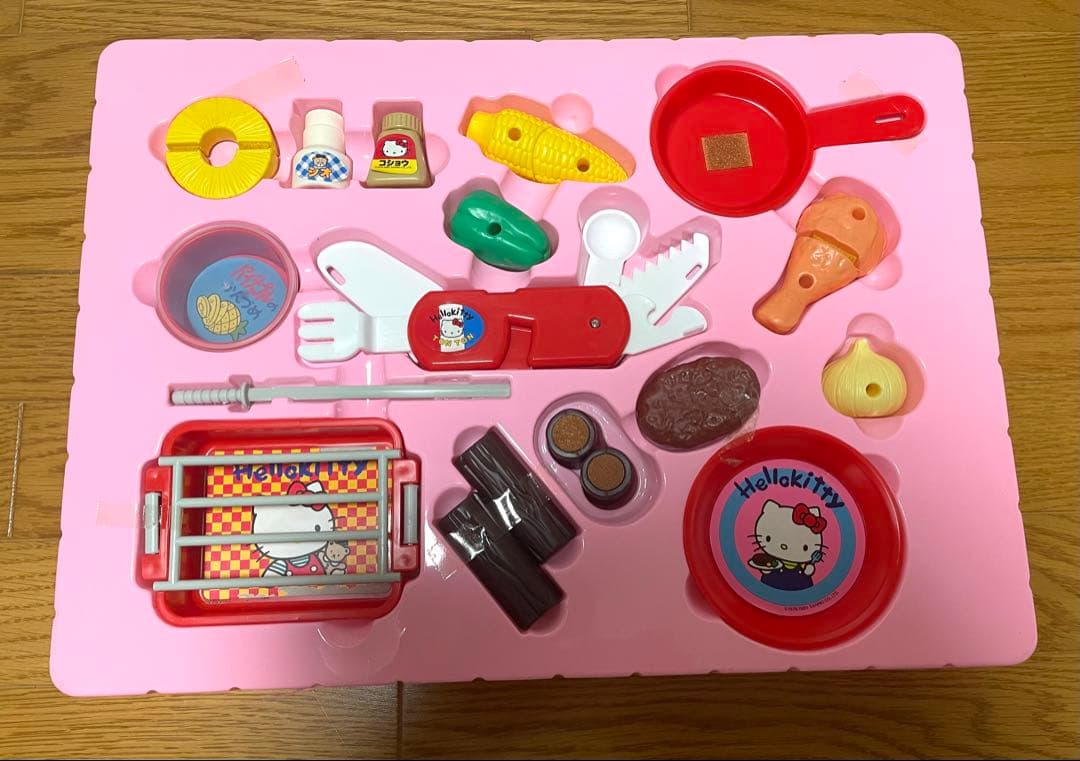 【希少•未使用】新品 昭和レトロ ハローキティ いろいろナイフでバーベキュー