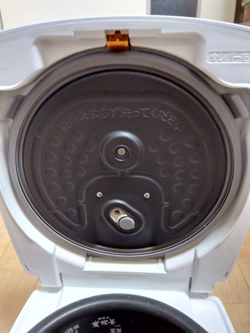 【ちゃたろう】三菱電機 炊飯器 NJ-VXD10 5.5合（2022年製）