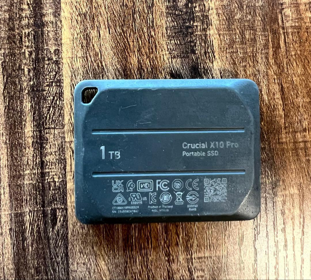 Crucial X10 Pro 1TB ポータブルSSD