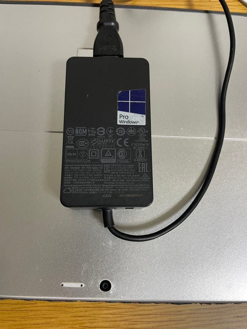 Microsoft Surface Pro 本体 + キーボード