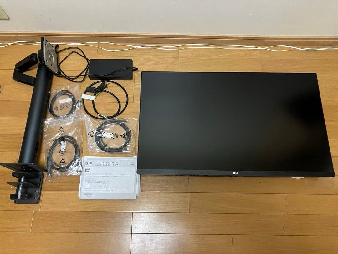 ディスプレイ・モニター本体 32UN880-B