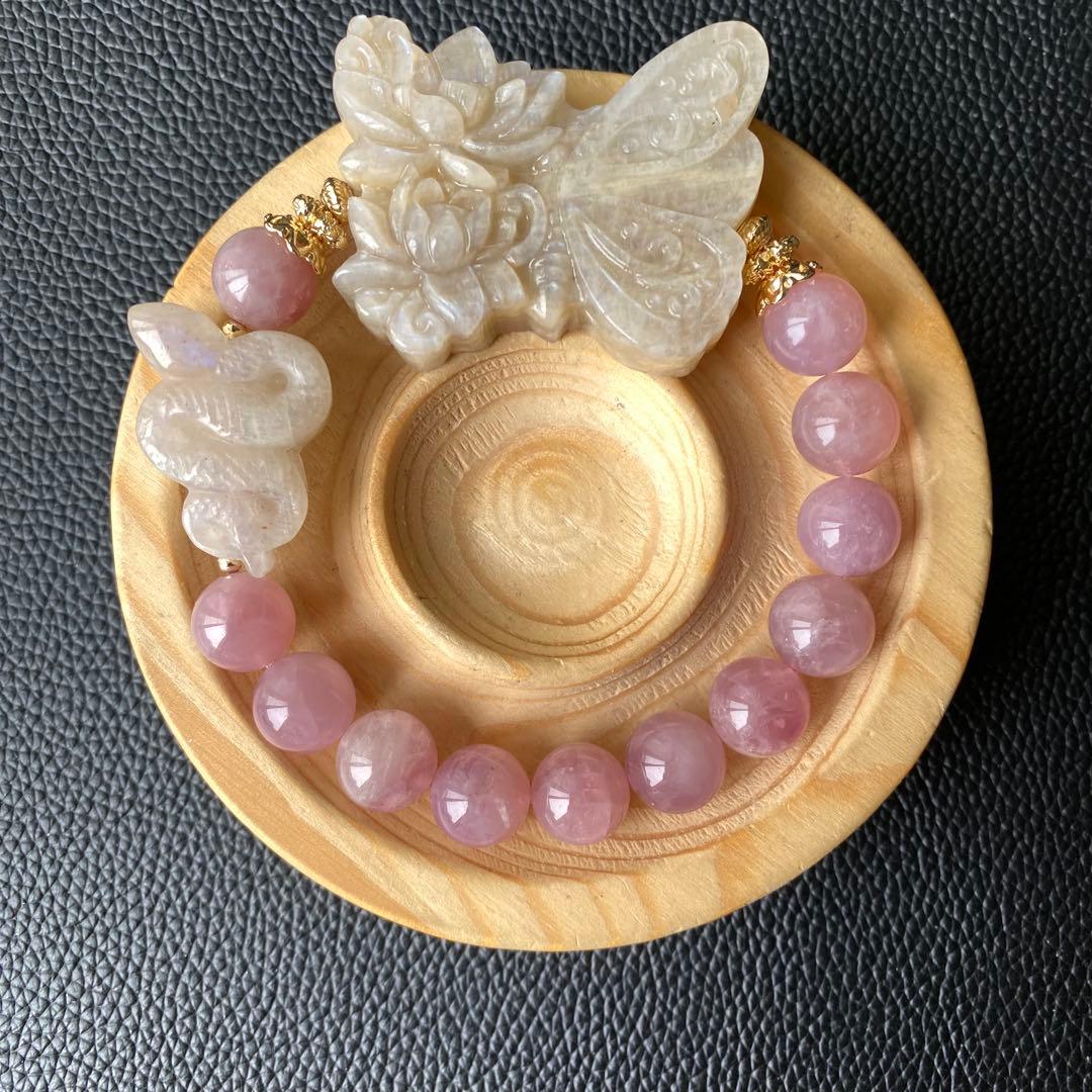 ムーンストーン蓮蝶々ミニヘビブレスレット