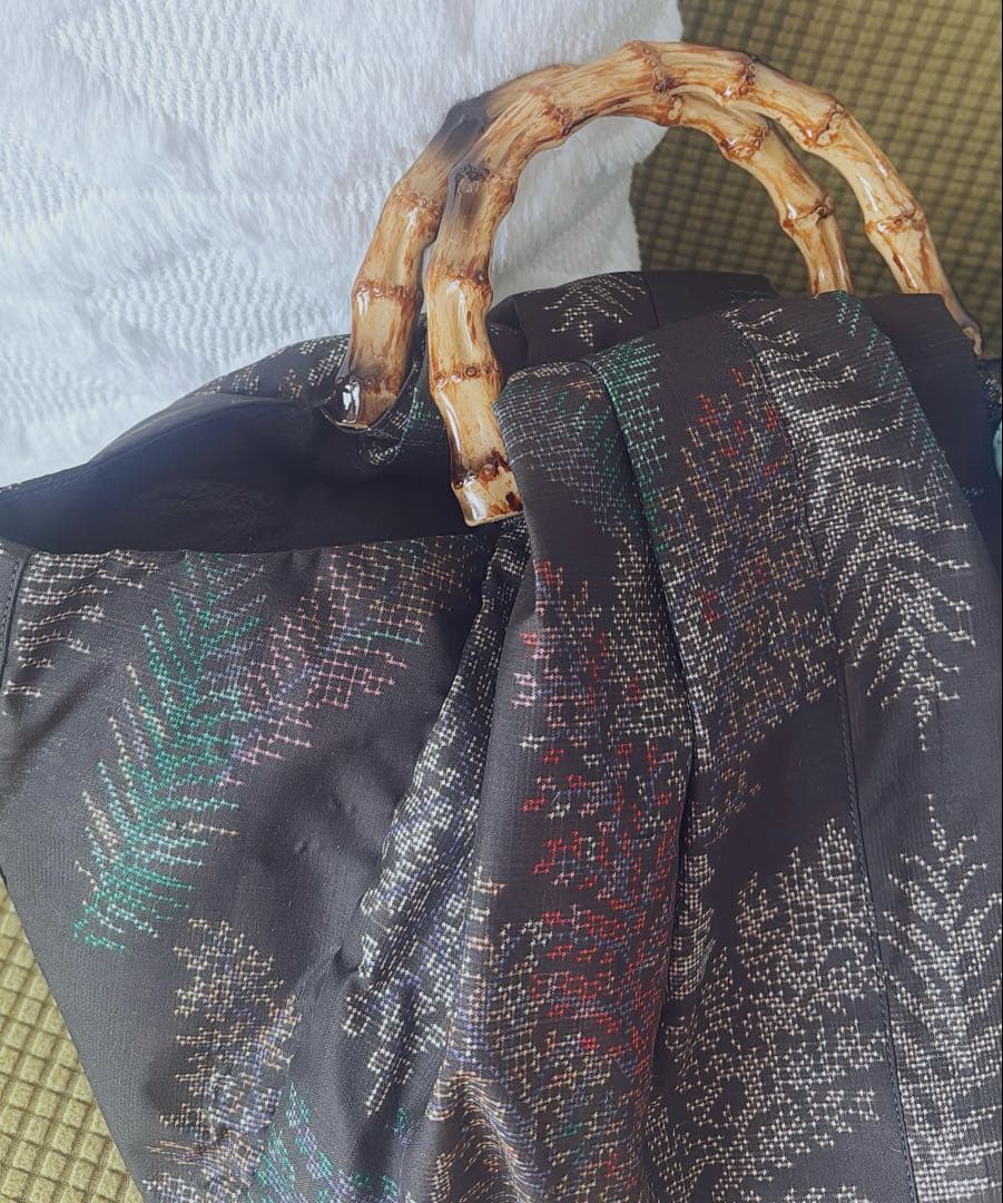 【未使用着物リメイクバッグ】　希少逸品　一元式　大島紬　緻密な五色の草木文