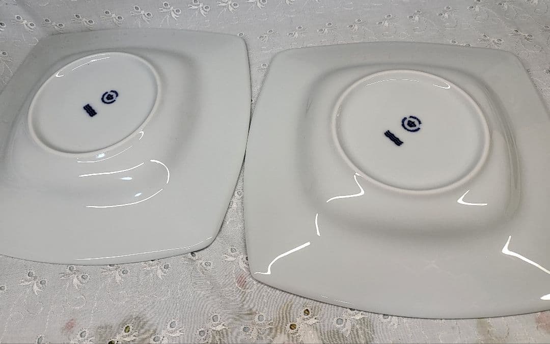 2枚✨ロイヤルコペンハーゲン ホワイト ハーフレース スクエア プレート②