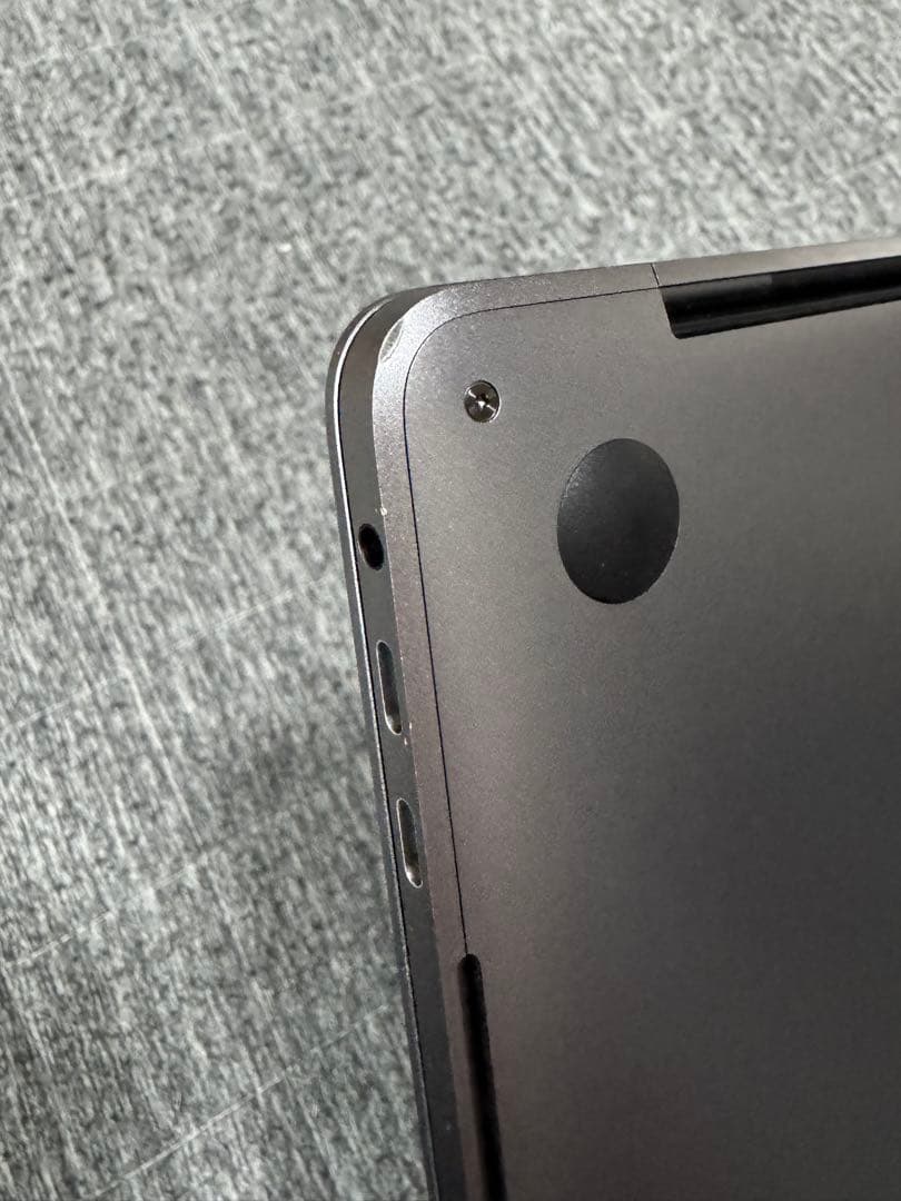 MacBook Pro 13インチ / i5 / 16GB / 256GB