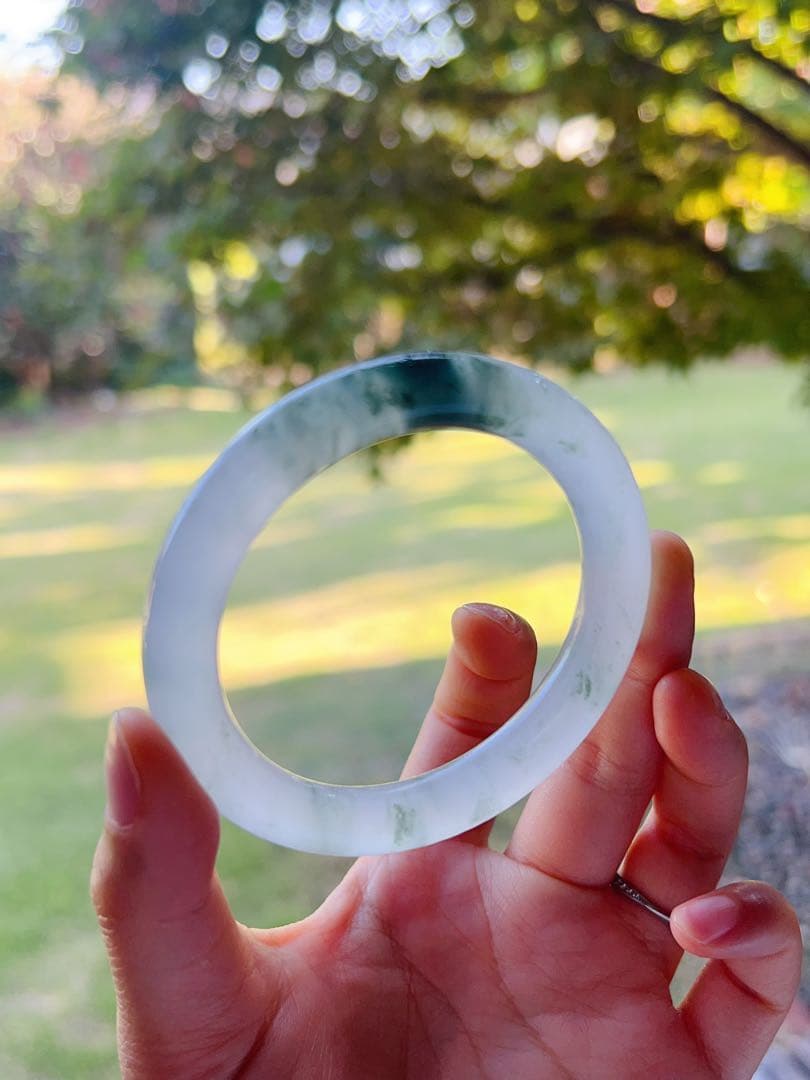 新疆天山翠　氷翠　翡翠色　氷飄花 天然石バングル55.5 鑑定証書付き　バングル