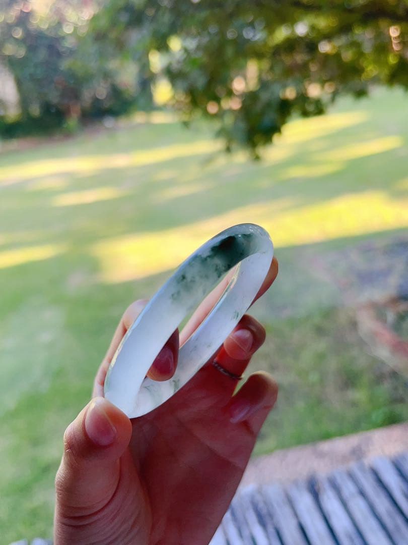 新疆天山翠　氷翠　翡翠色　氷飄花 天然石バングル55.5 鑑定証書付き　バングル