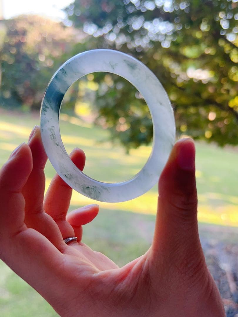 新疆天山翠　氷翠　翡翠色　氷飄花 天然石バングル55.5 鑑定証書付き　バングル