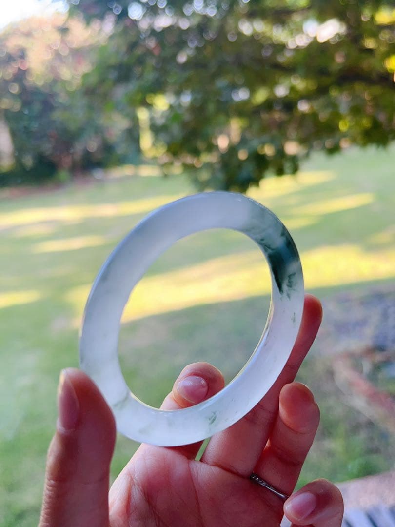 新疆天山翠　氷翠　翡翠色　氷飄花 天然石バングル55.5 鑑定証書付き　バングル