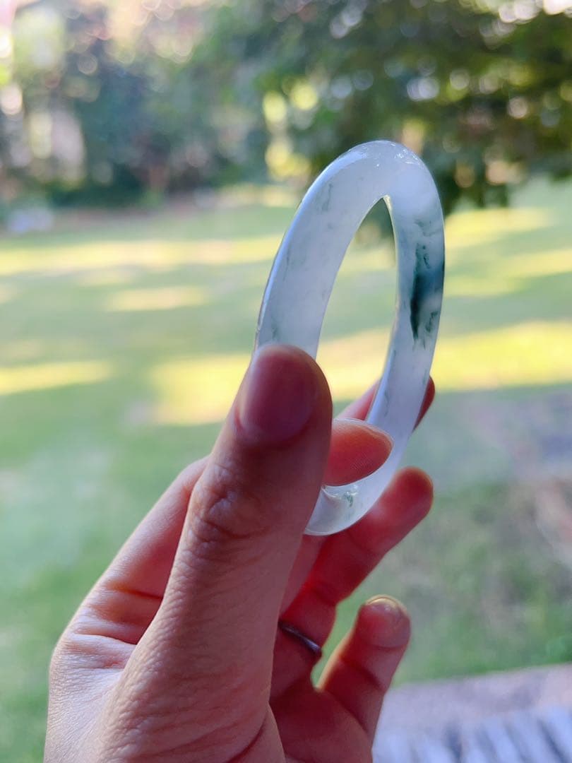 新疆天山翠　氷翠　翡翠色　氷飄花 天然石バングル55.5 鑑定証書付き　バングル