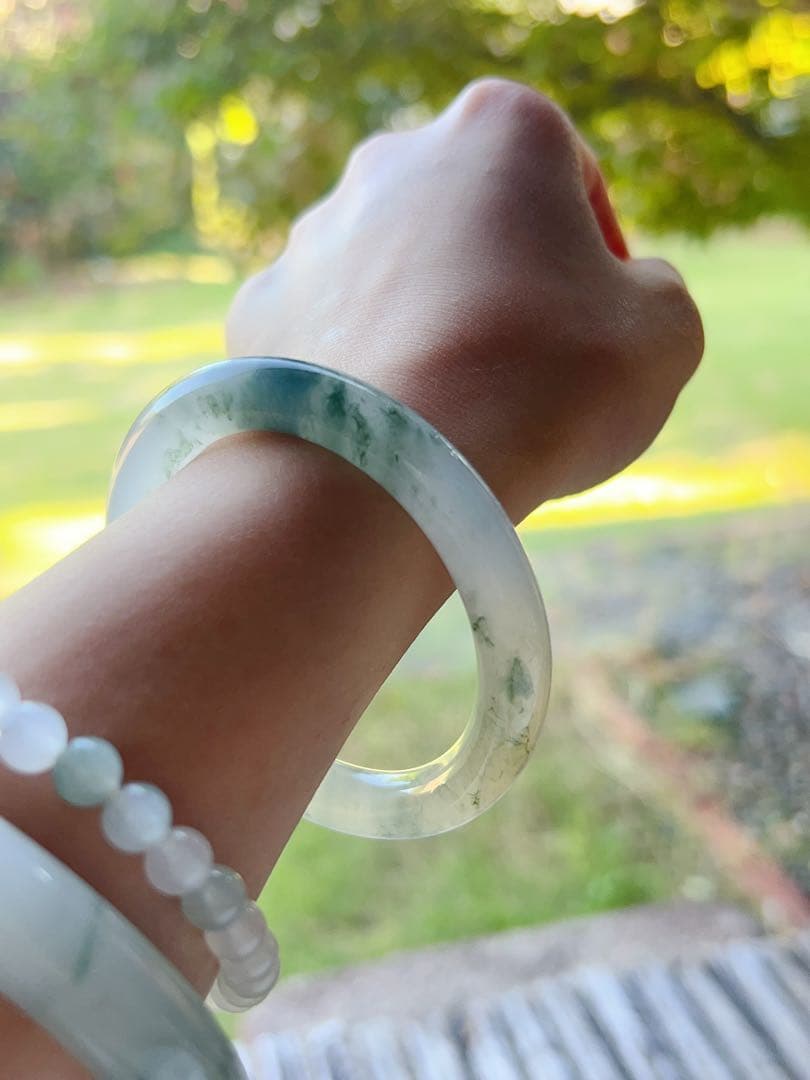 新疆天山翠　氷翠　翡翠色　氷飄花 天然石バングル55.5 鑑定証書付き　バングル