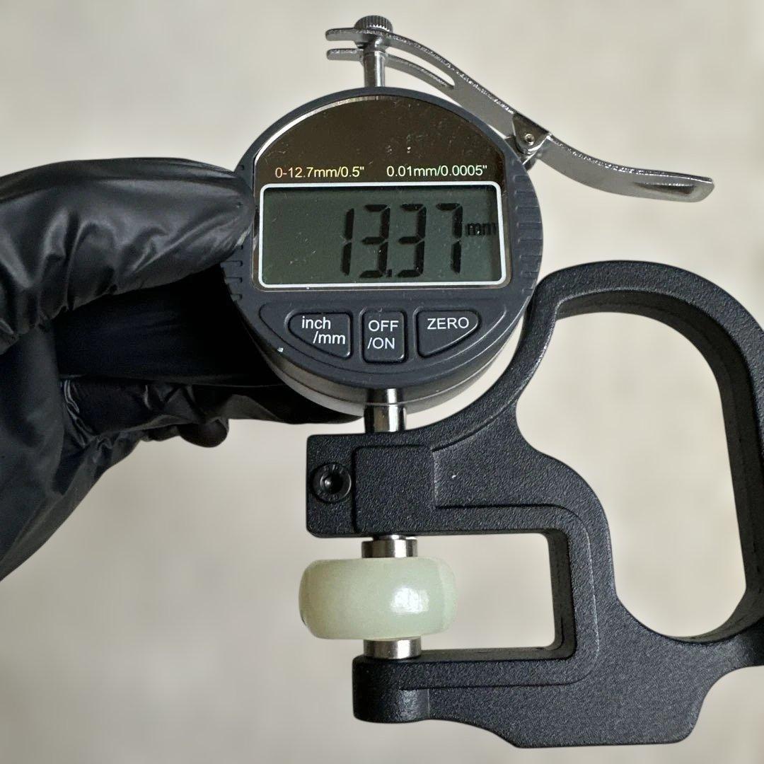 希少和田玉（ホータンギョク）の親指リング精悍な守護獣・貔貅力強く彫刻された一点物