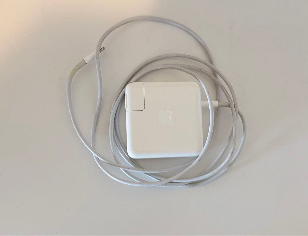 Macbook Pro 2019 16インチ Windows 11 Pro